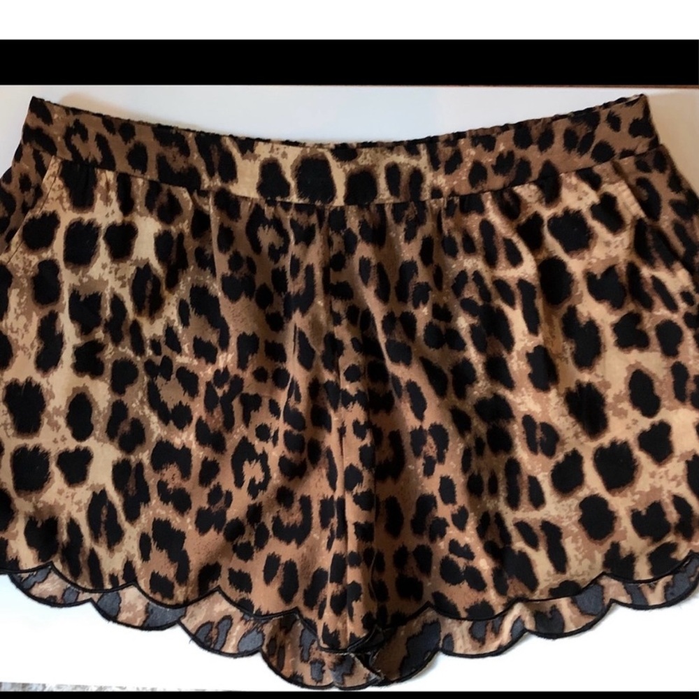 Animal Print Scalloped Shorts Sz L